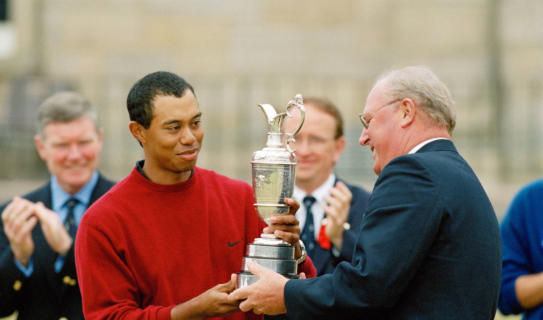 TigerWoods2000Cropped